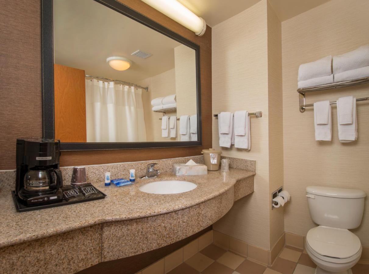 Fairfield Inn & Suites By Marriott Вильямсбург Экстерьер фото