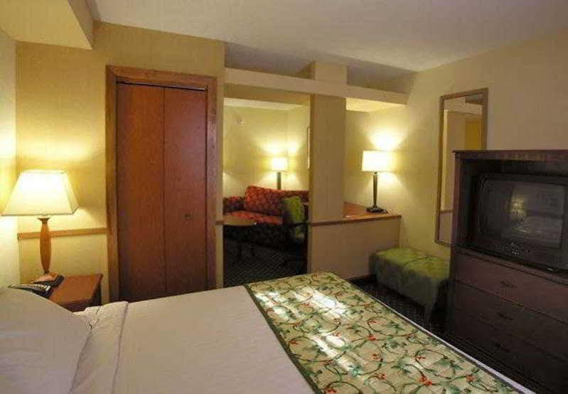 Fairfield Inn & Suites By Marriott Вильямсбург Экстерьер фото