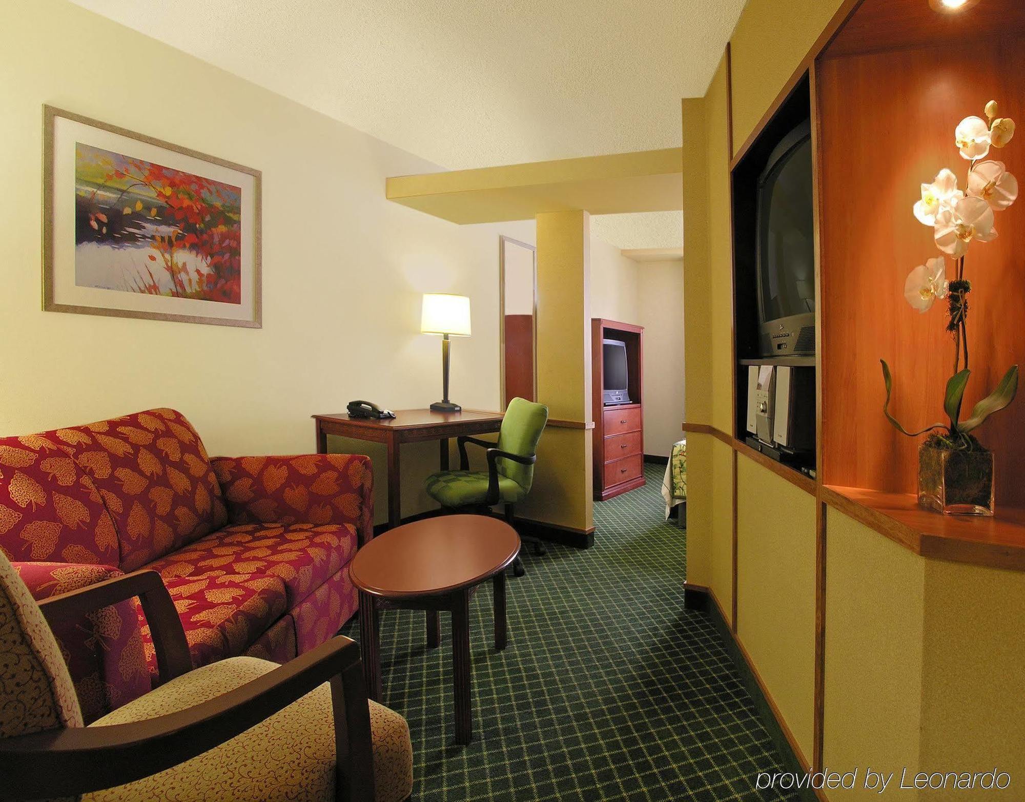 Fairfield Inn & Suites By Marriott Вильямсбург Экстерьер фото