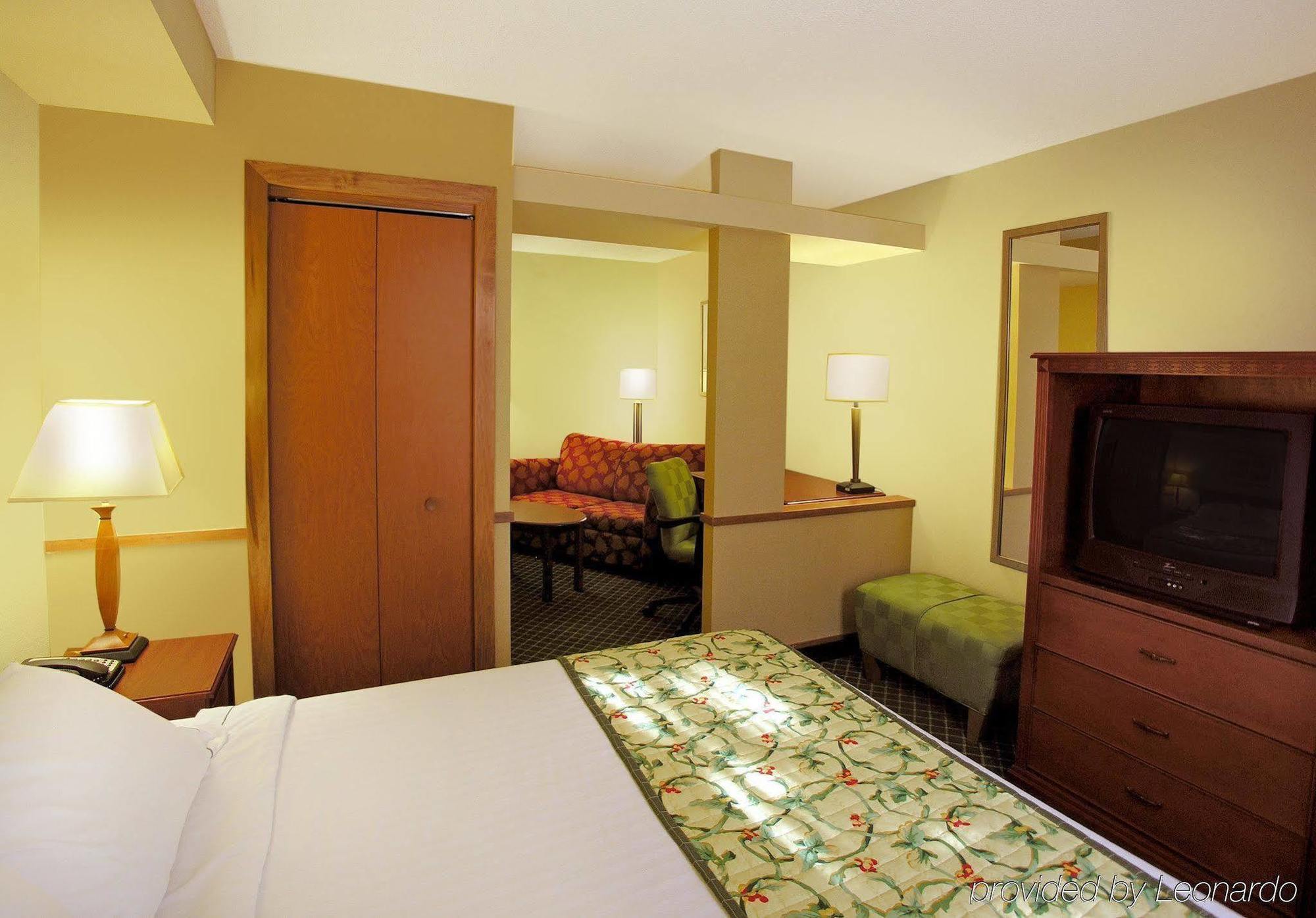 Fairfield Inn & Suites By Marriott Вильямсбург Экстерьер фото