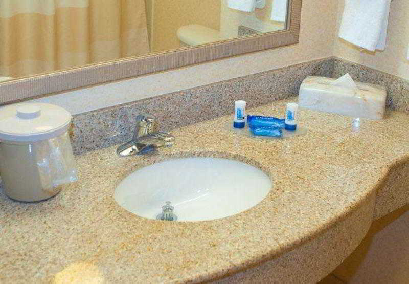 Fairfield Inn & Suites By Marriott Вильямсбург Экстерьер фото