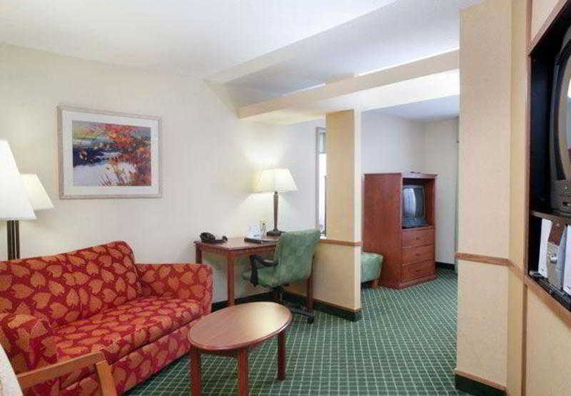 Fairfield Inn & Suites By Marriott Вильямсбург Экстерьер фото